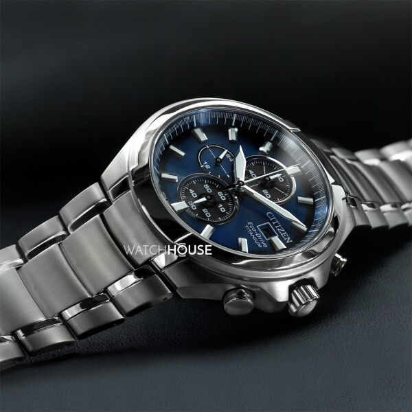Titanium Chronograph Wristwatch Men\'s Citizen Super CA0700-86L