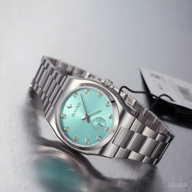 Bulova Surveyor Perlmutt 11 Diamanten 96P243 Zartblau