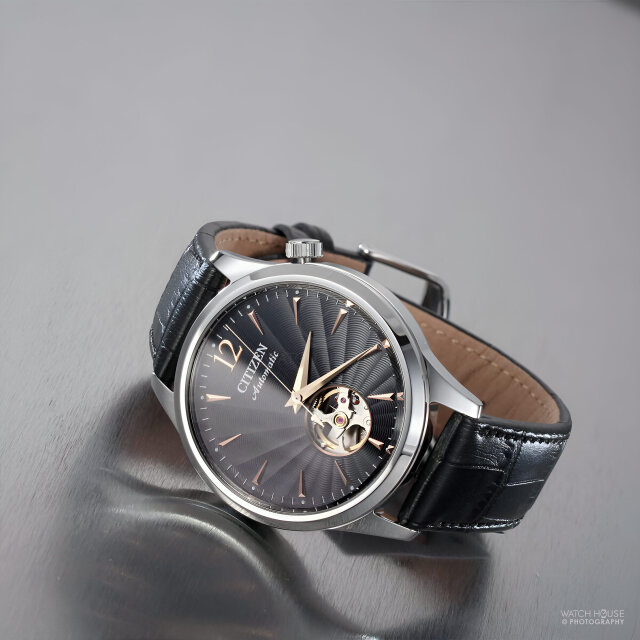 Citizen NH9131-14E Semi-Skelletierte 8229 Automatikuhr in...