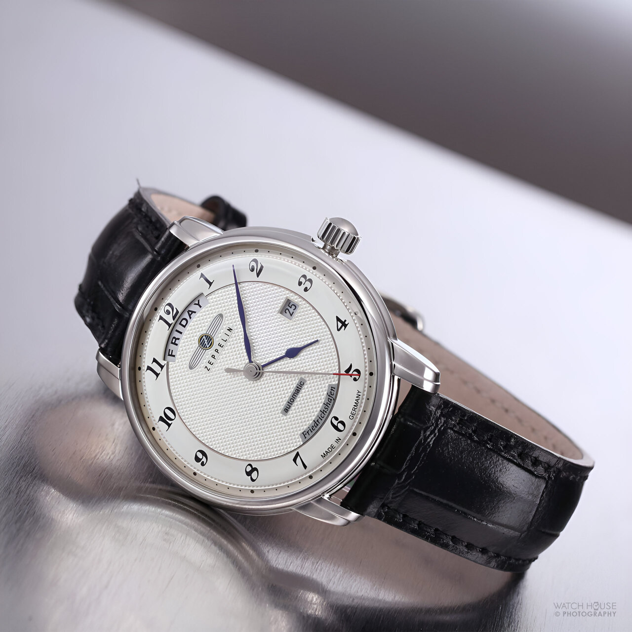 Zeppelin Friedrichshafen 8562-4 Silber - Automatikuhr 8285 Tag/Datum