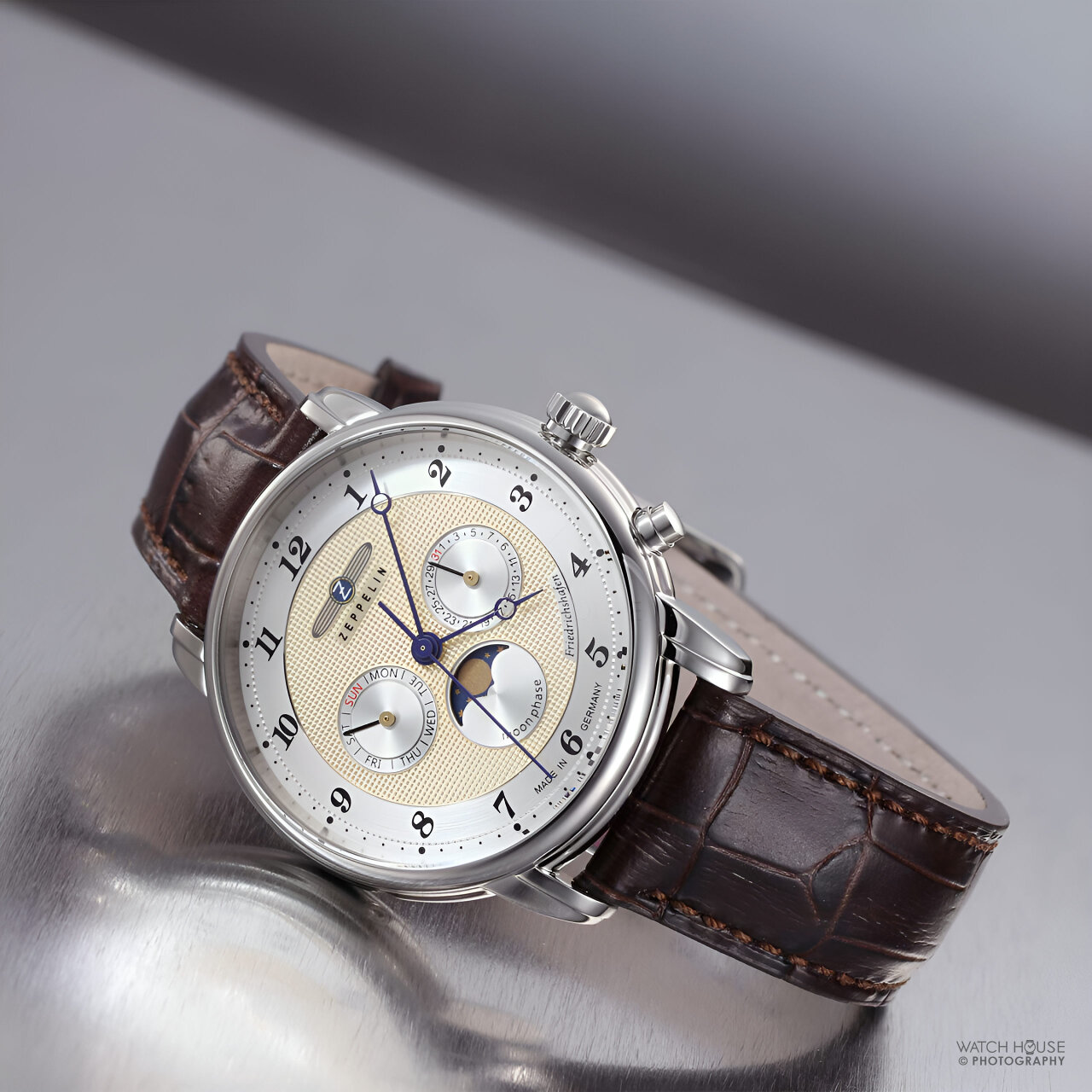 Zeppelin Friedrichshafen Men´s watch 8536-5 with full calendar