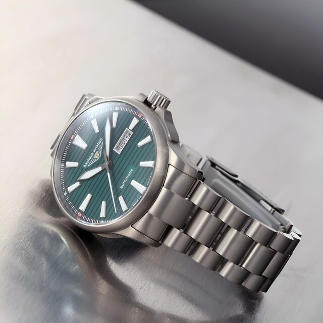 Bauhaus Aviation Iron Annie Automatikuhr 2862M-4 Dunkelgrün