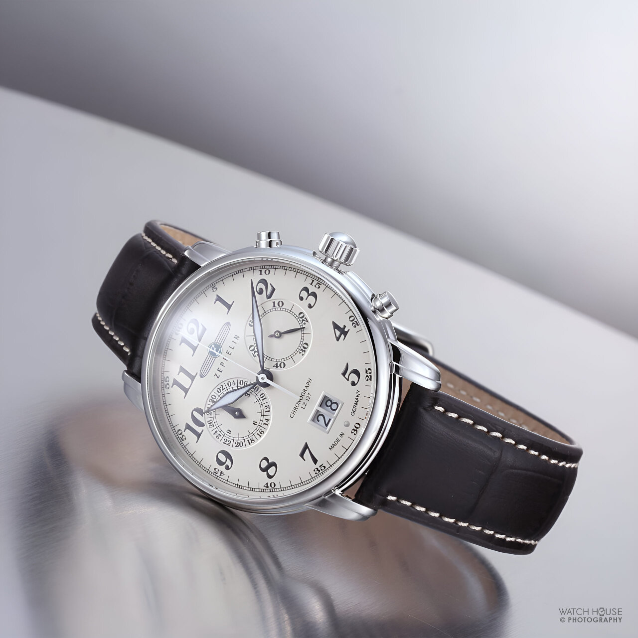 Zeppelin LZ 127 Graf Zeppelin  Herrenuhr 7684-5 Beige