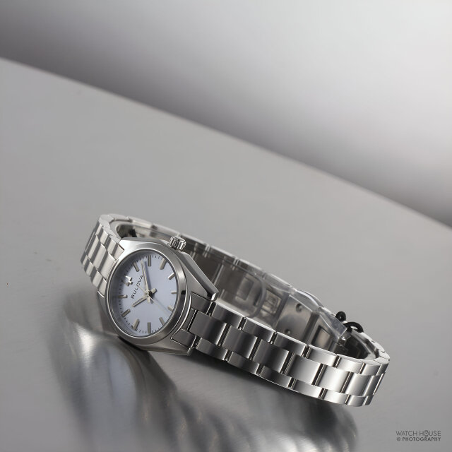 Bulova Classic Damenuhr zierliche 96L345 Eisblau