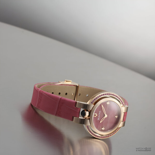 Bulova Rubaiyat Damenuhr Four Seasons Frühling Rhodonit Zifferblatt
