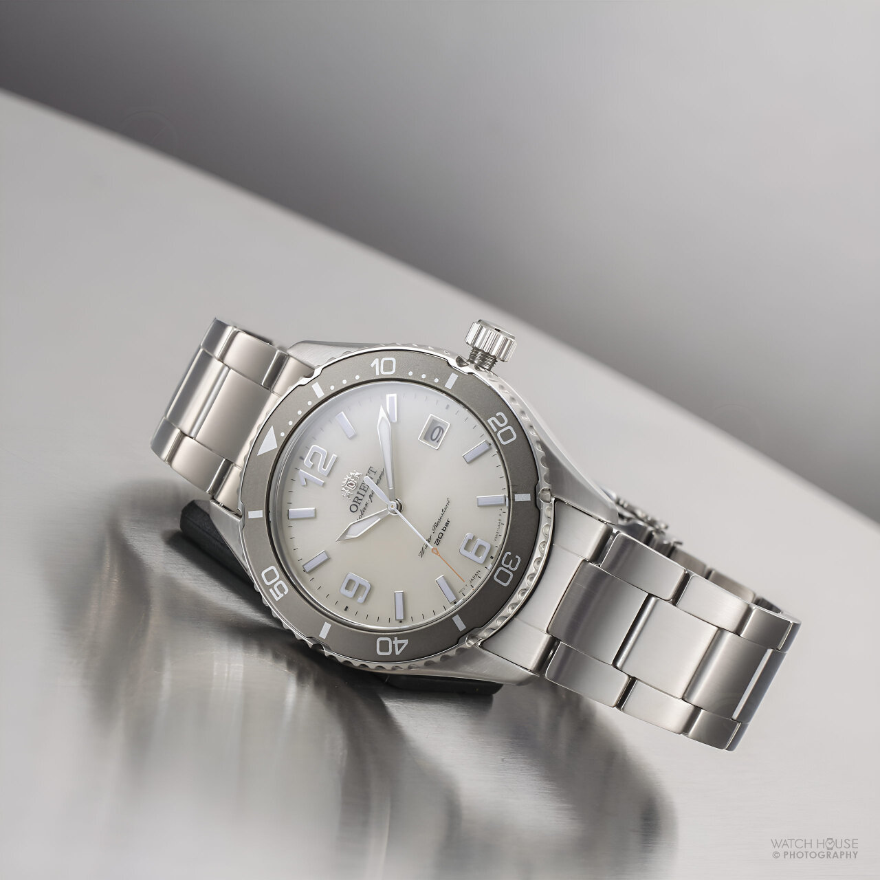Orient Sports Quartz Mako 40 Diver Design Solar Powered RA-WJ0003S