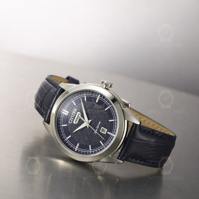 Citizen Eco Drive Elegance Classic Day-Date AW0151-00L