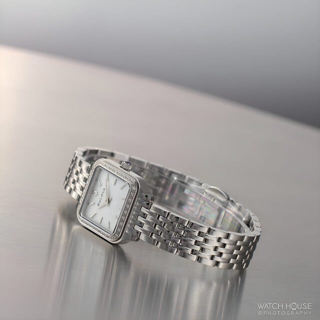 Bulova Classic ladies’ watch 96R256, mother-of-pearl, 36 diamonds