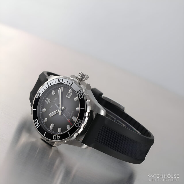 Bulova Marine Star Automatikuhr 98B465 Schwarz