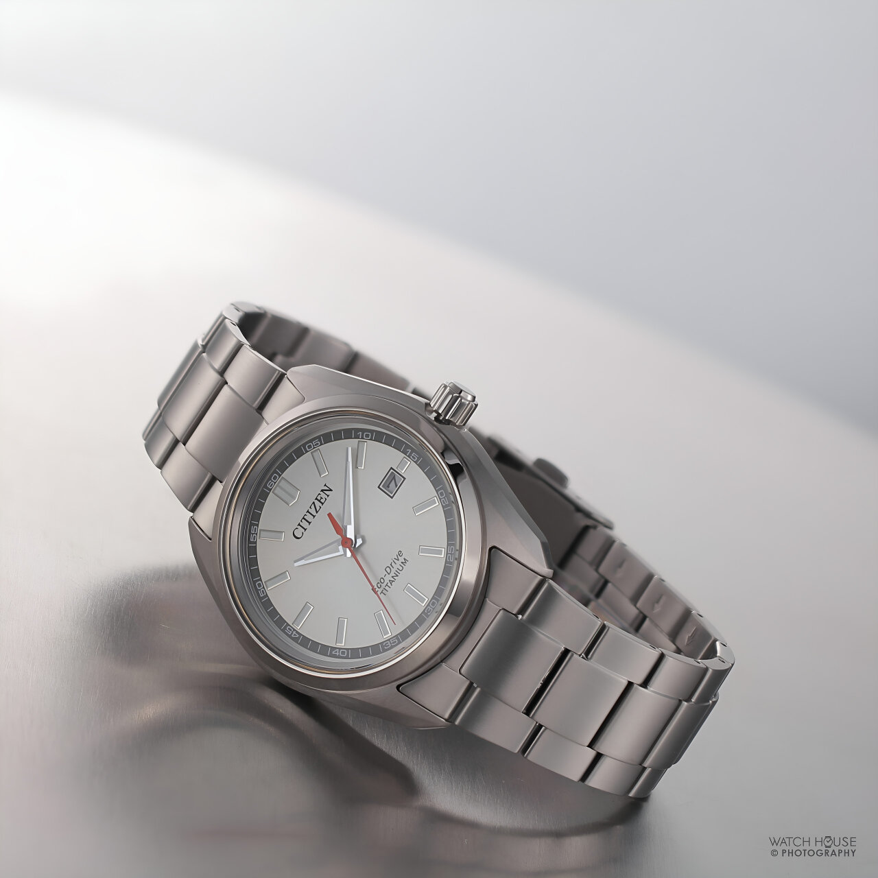 Citizen Eco-Drive mens watch Super Titanium AW1900-50A Silber