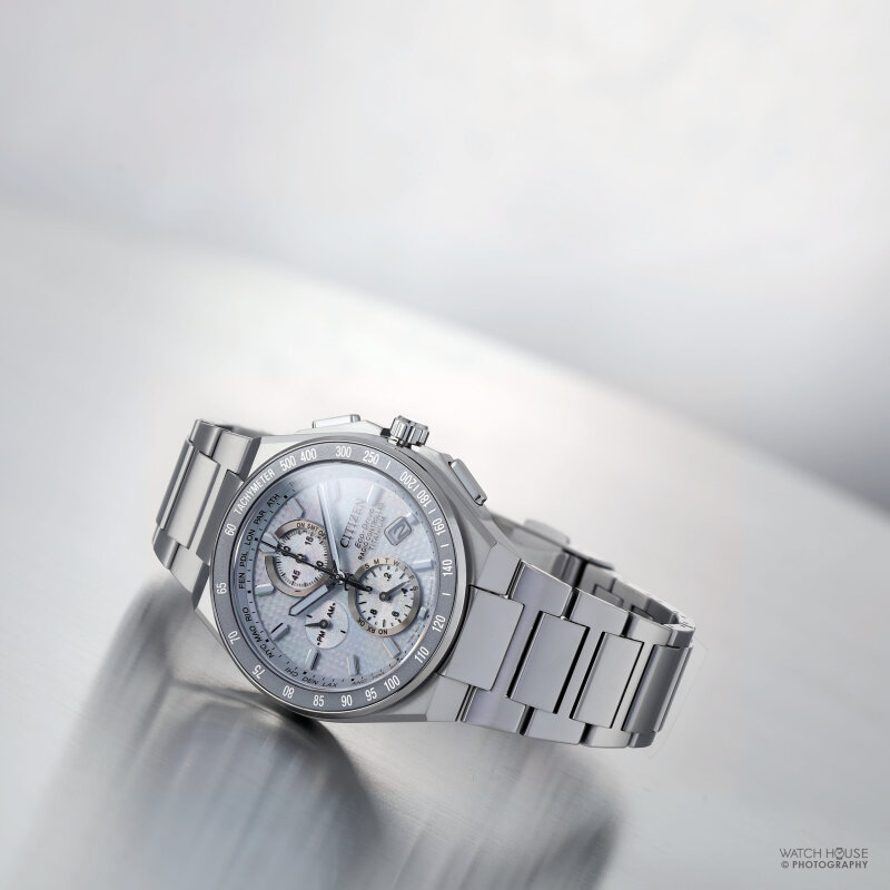 Citizen Super Titanium Eco-Drive Chronograph Herren Funkuhr AT8391-52H