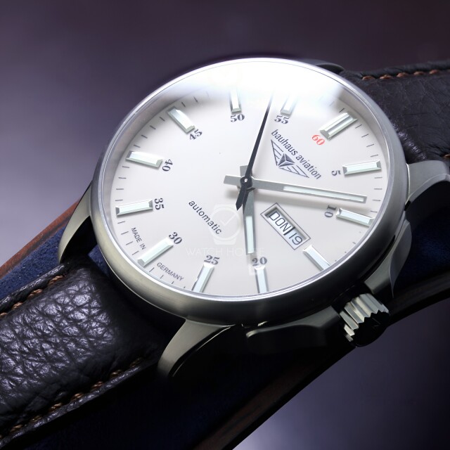 Bauhaus Aviation Automatikuhr 2866-5 Leuchtzifferblatt und Tag-Datum