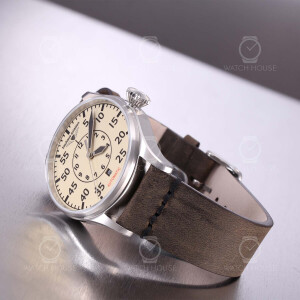 Bauhaus Aviation automatic pilots watch Sellita SW200 luminous dial
