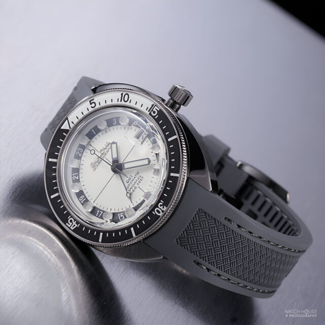 Bulova Oceanographer GMT Automatikuhr 98B407 Leuchtend
