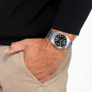 Citizen AW1641-81E Schwarz Super Titanium Eco Drive