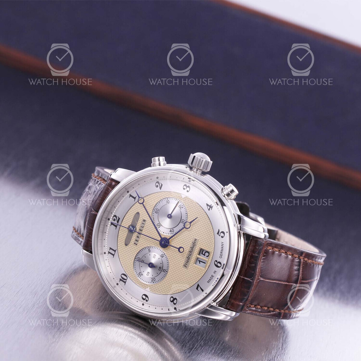 Zeppelin Friedrichshafen 8584-5 gold Big-Date-Chrono